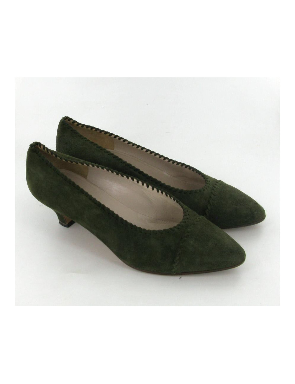 Escarpins CHANEL T 38 daim vert et petit talon