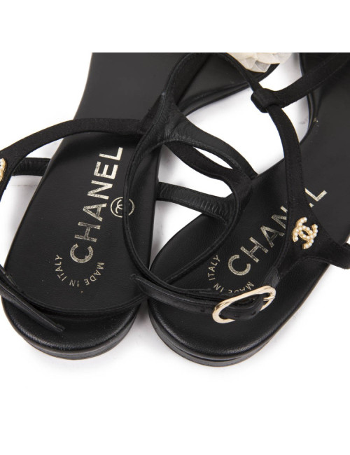 CHANEL strap sandals in black leather and knot in white fabric size 38.5C