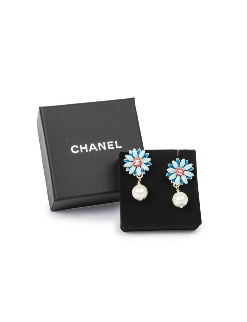 Boucles d'oreille clous CHANEL