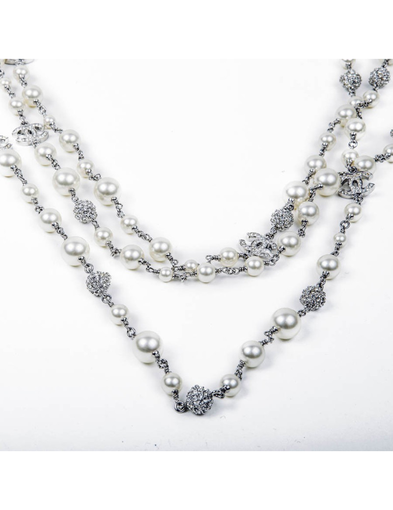 Sautoir triple rangs CHANEL perles nacrées boules de strass
