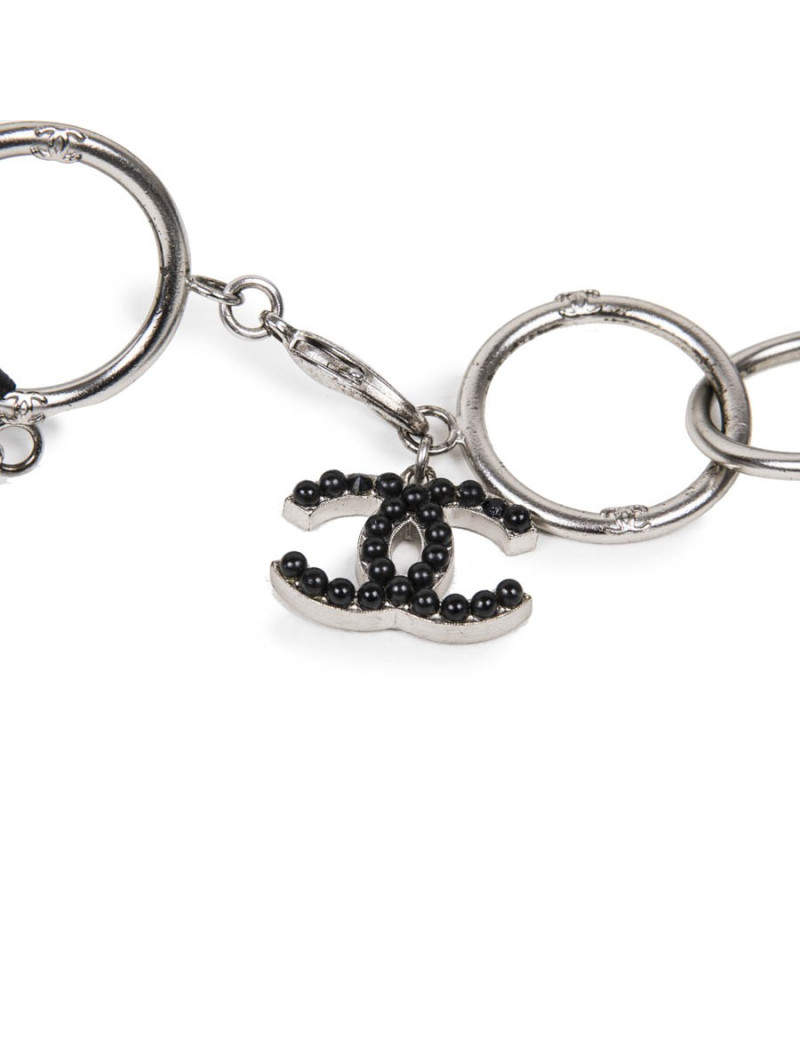 CHANEL belt in black satin, chain and black pearls