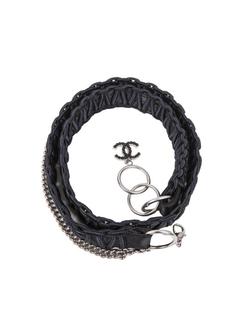 CHANEL belt in black satin, chain and black pearls