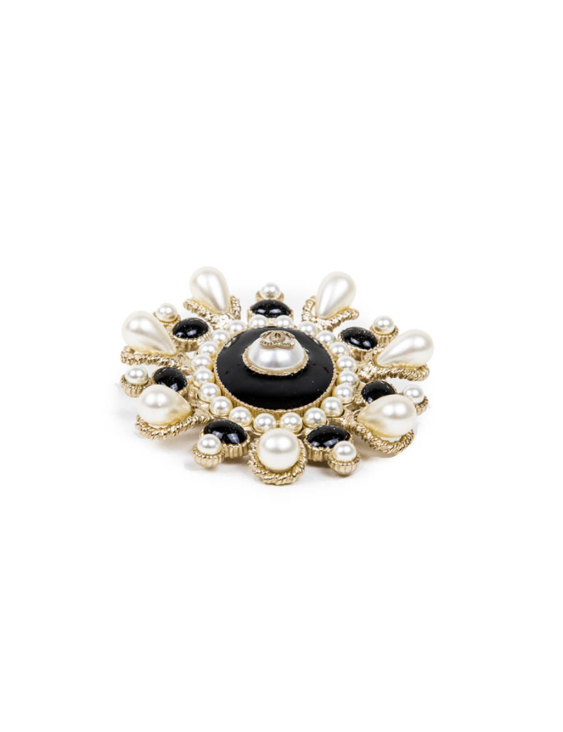 2017 Broche CHANEL perles nacrées 