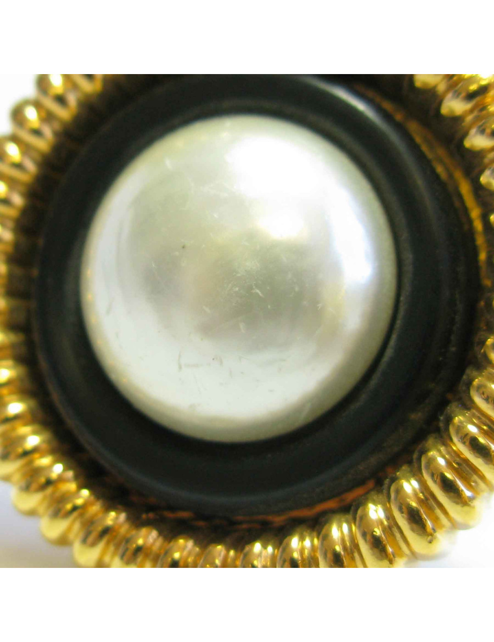 Boucles d'oreille clips CHANEL vintage perles nacrées