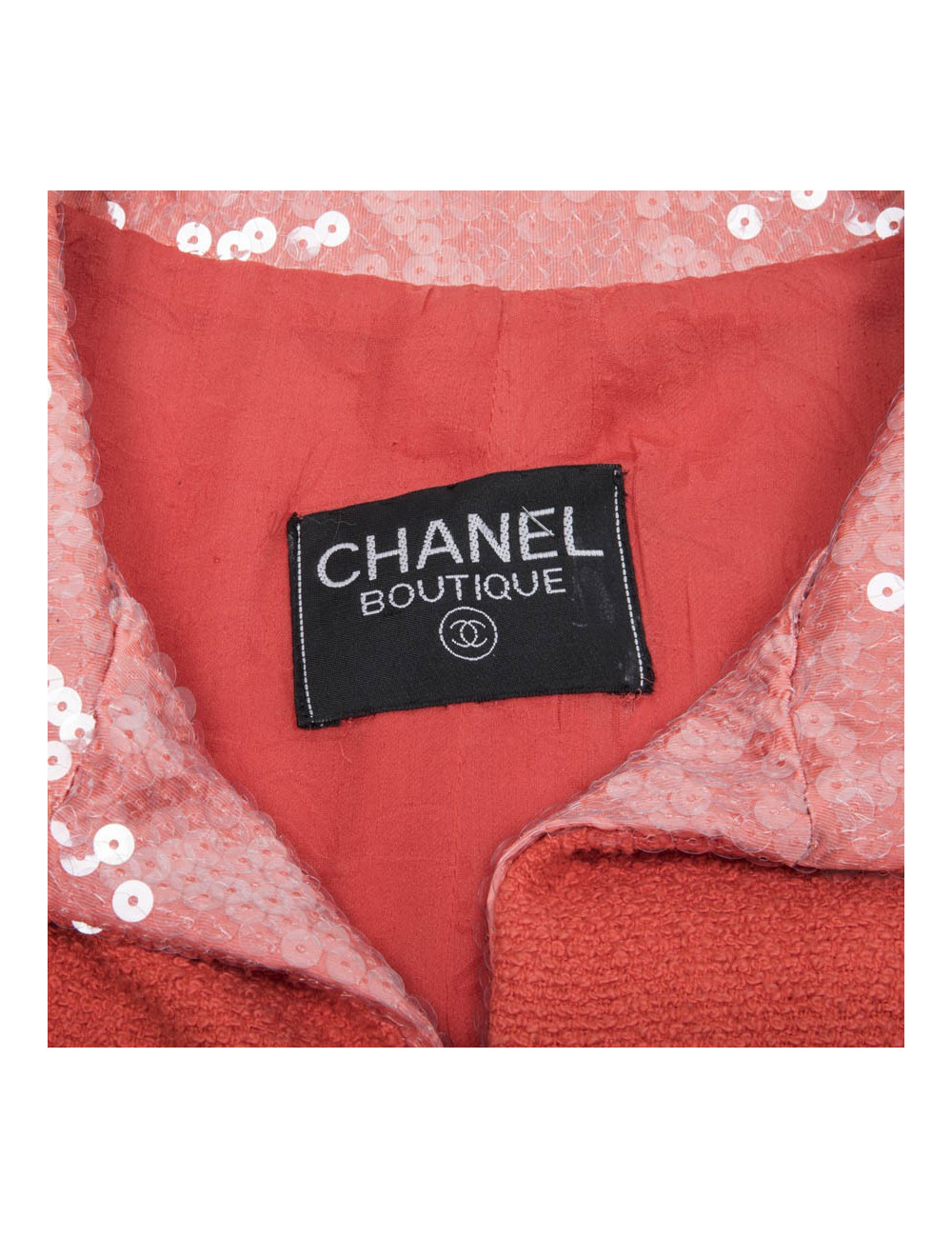CHANEL 'Paris Los Angeles' Jacket in coral tweed and neck in sequins