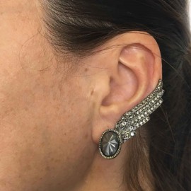 CHANEL boucle d'oreille clip aile en métal argenté vieilli et strass