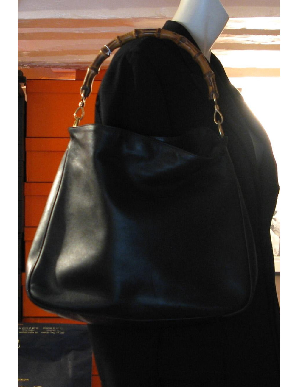 Sac GUCCI en cuir lisse noir et anse "bambou"