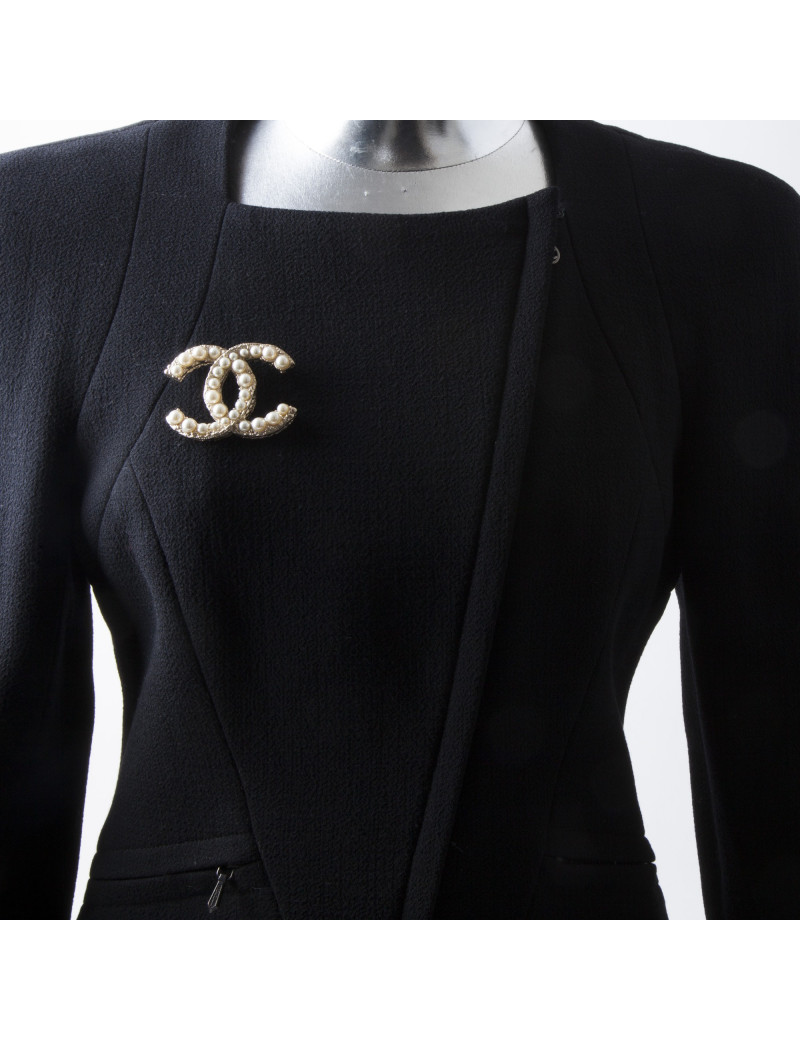   Imposante broche CHANEL perles nacrées