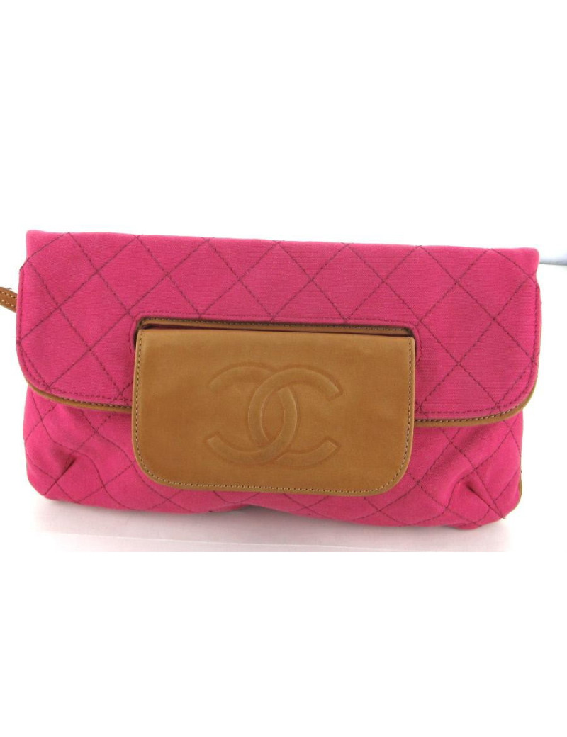 Pochette CHANEL en tissu rose et cuir gold