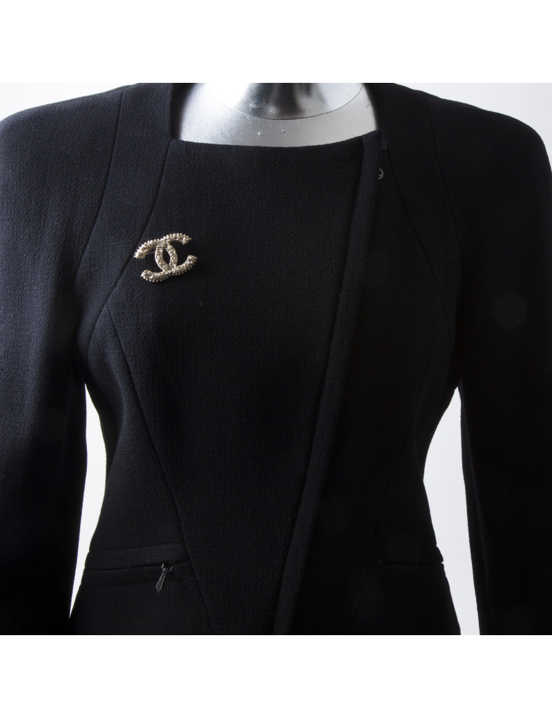 Broche dorée CHANEL double C sertie de brillants