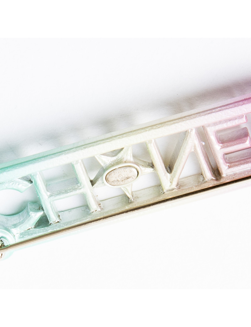 Broche CHANEL  "C H A N E L" tricolore