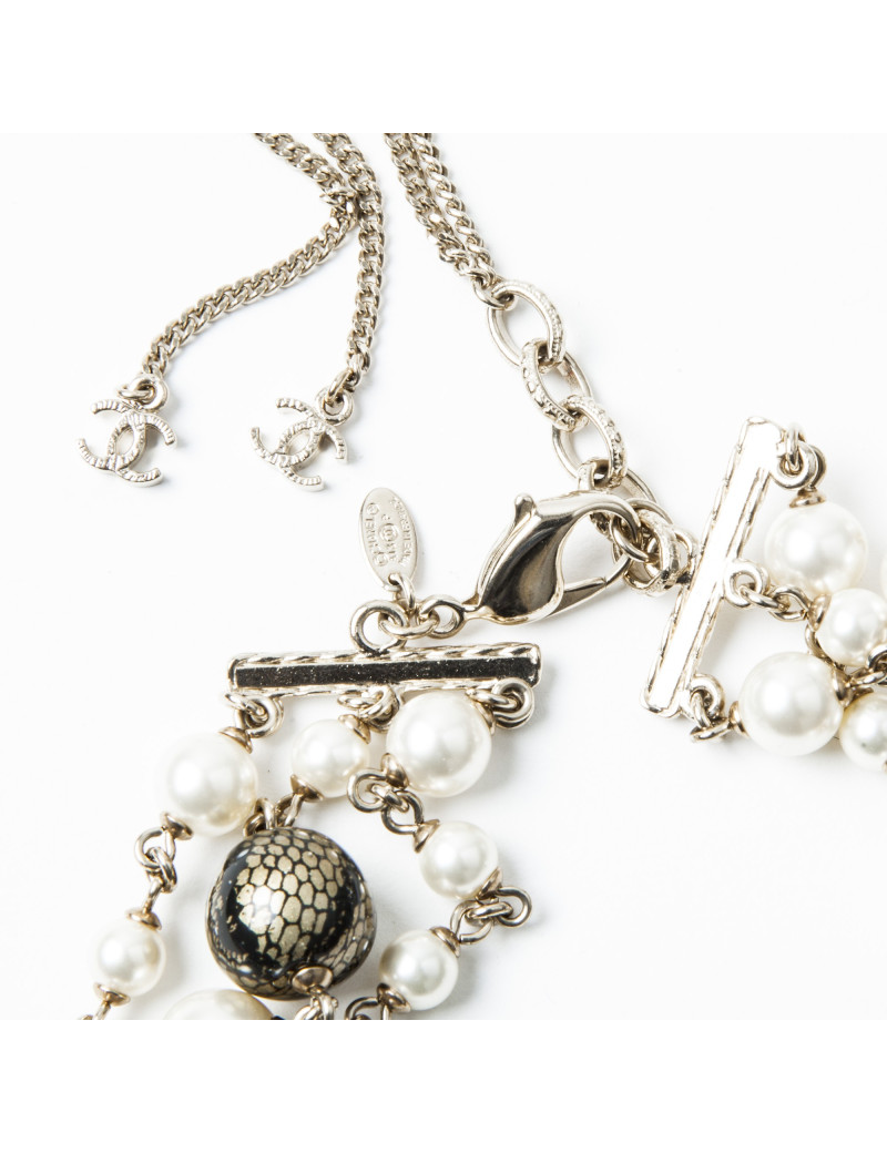Sautoir triple rangs CHANEL perles nacrées boules noires dorées