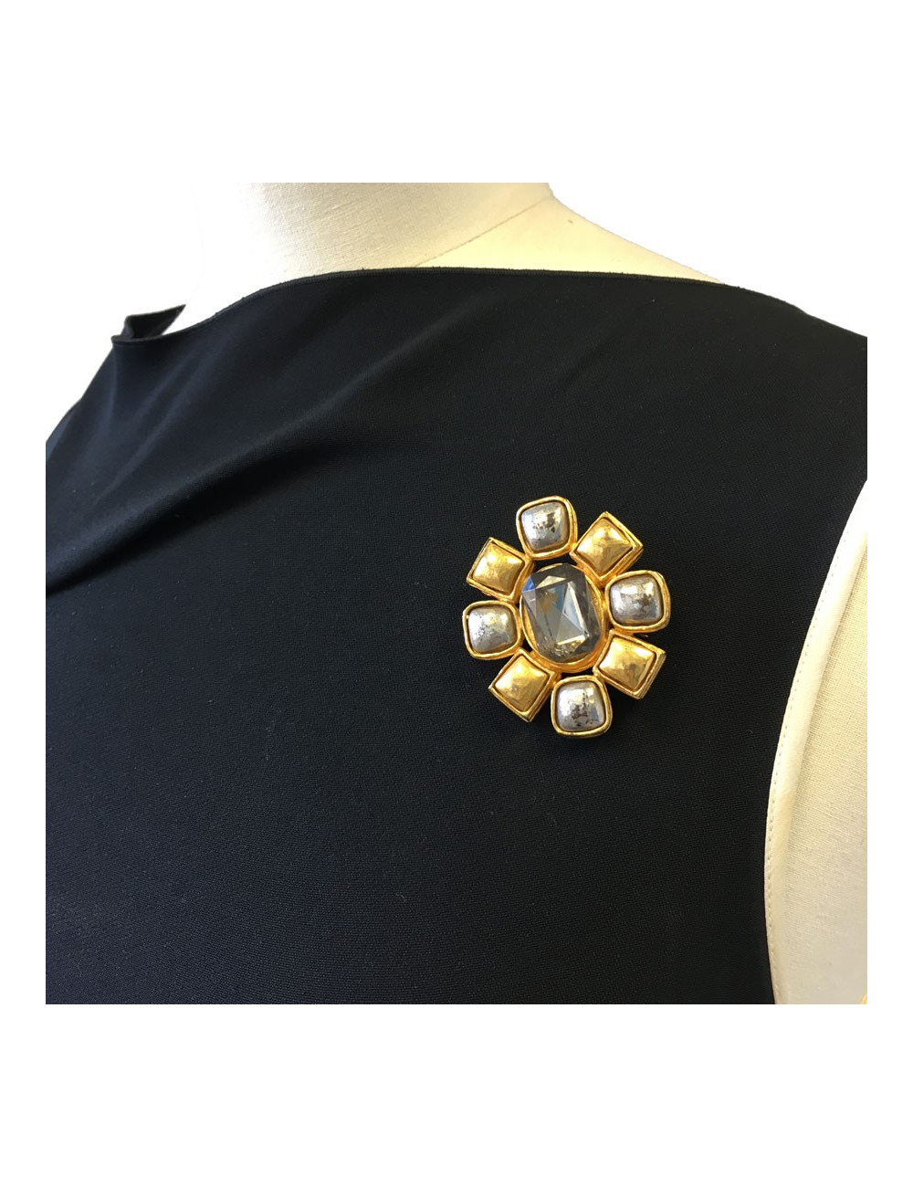 CHANEL vintage brooch in gilded and silver metal
