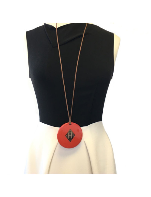 HERMES 'Kuartz' pendant in red lacquered wood and buffalo horn