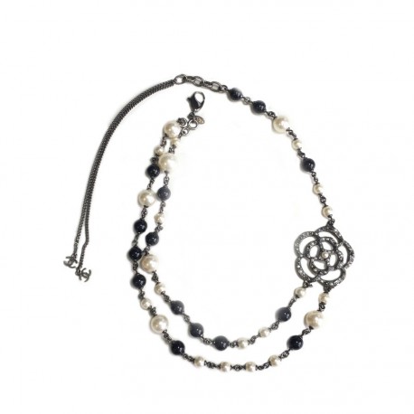 CHANEL double row of pearls and camellia necklace 