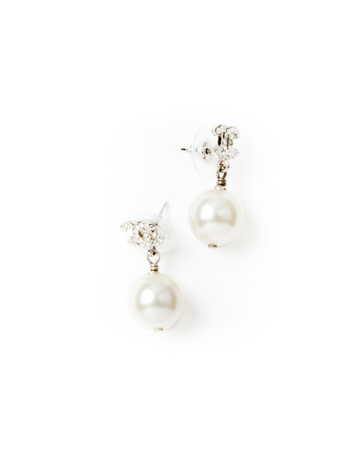  CHANEL CC earring studs in rhinestone and pearl
