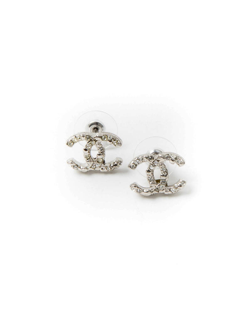 Boucles d'oreille clous CHANEL strass argent