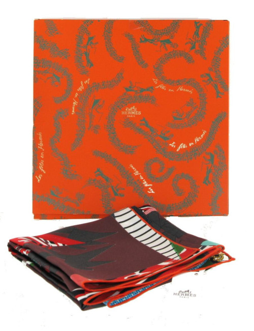Carré 70 HERMES "Cocottes en soie"