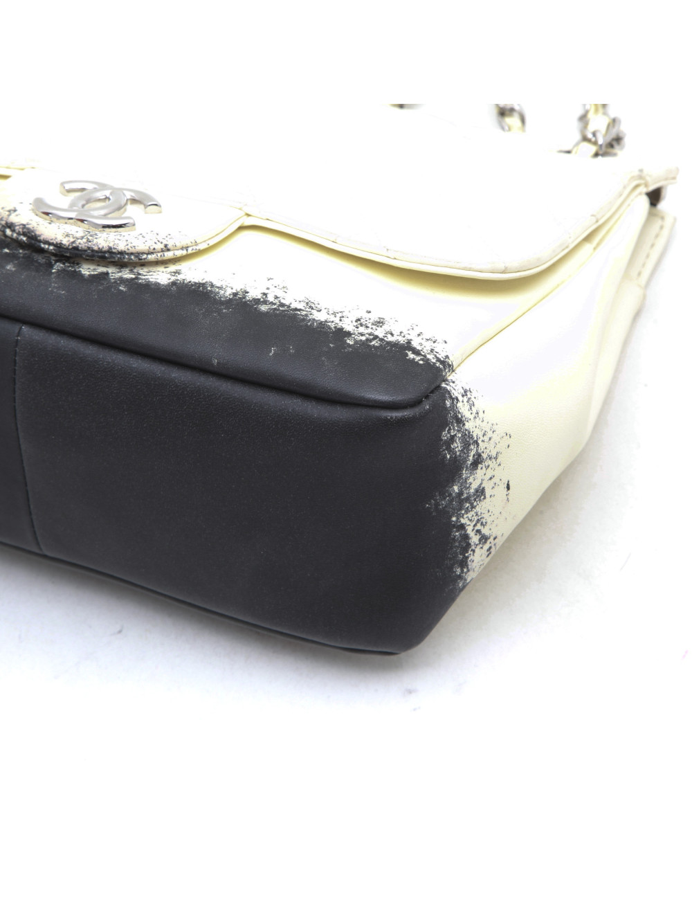 Sac CHANEL cuir d'agneau bicolore beige et noir