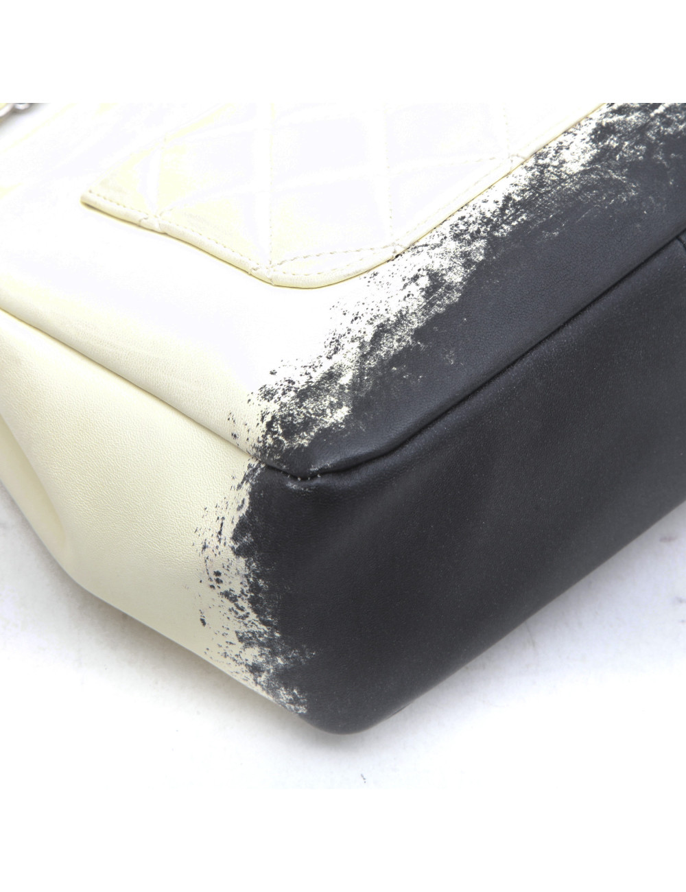 Sac CHANEL cuir d'agneau bicolore beige et noir