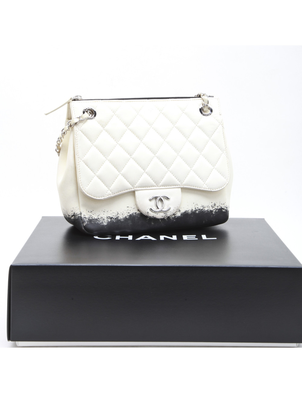 Sac CHANEL cuir d'agneau bicolore beige et noir