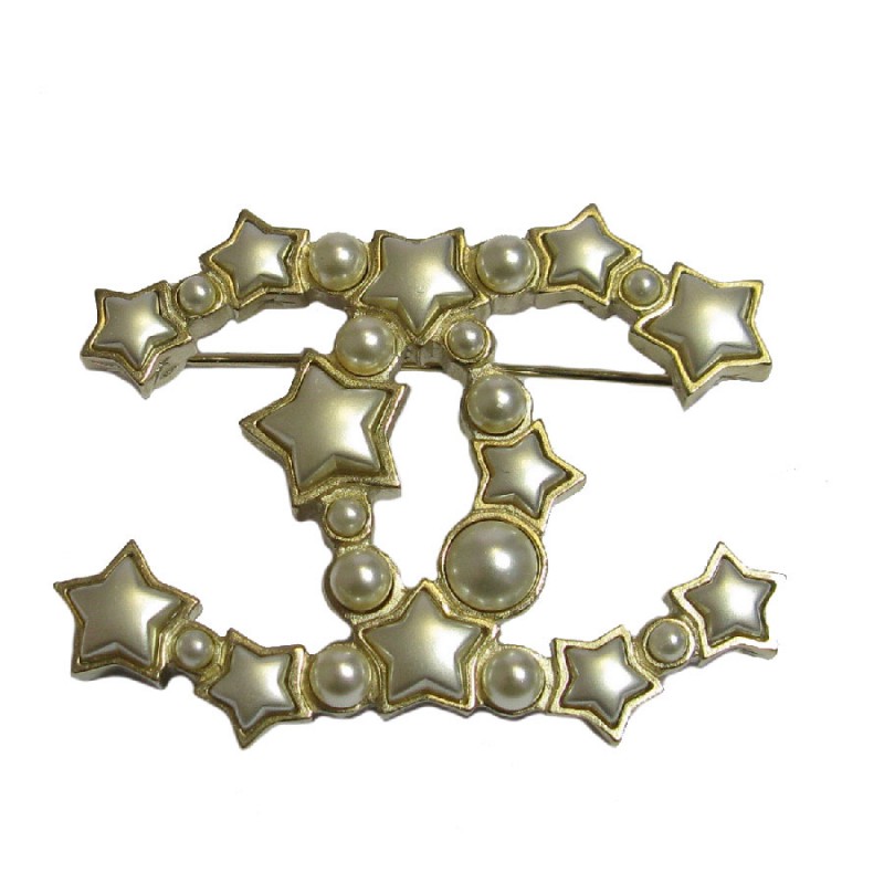 CHANEL CC brooch in gilded metal, pearls and stars - VALOIS