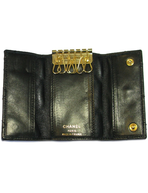 Porte clefs CHANEL cuir matelassé noir