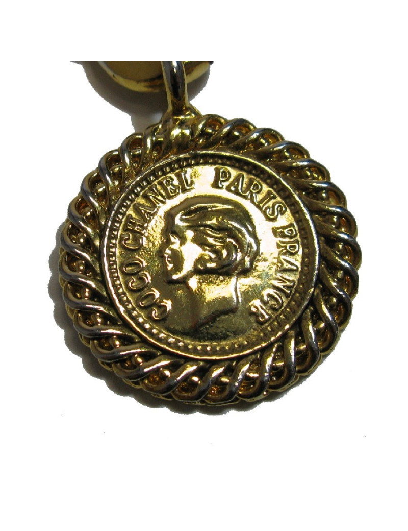 CHANEL vintage gold chain belt interlaced with brown leather.