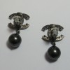 CHANEL CC stud earrings in ruthenium, black pearls and gray pearl