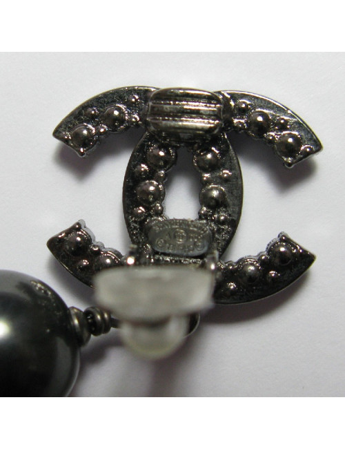 CHANEL CC stud earrings in ruthenium, black pearls and gray pearl
