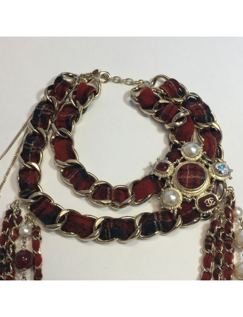 Sautoir CHANEL "Paris-Edimbourg" en tweed rouge