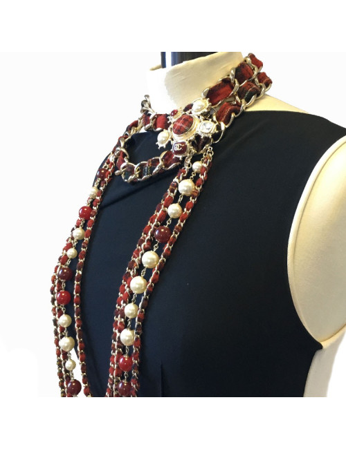 Sautoir CHANEL "Paris-Edimbourg" en tweed rouge