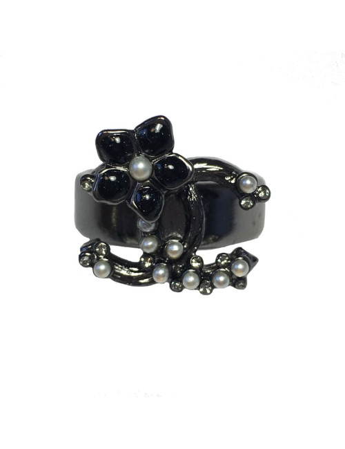 CHANEL CC ring 54FR in ruthenium, pearls, brilliants and black enamel