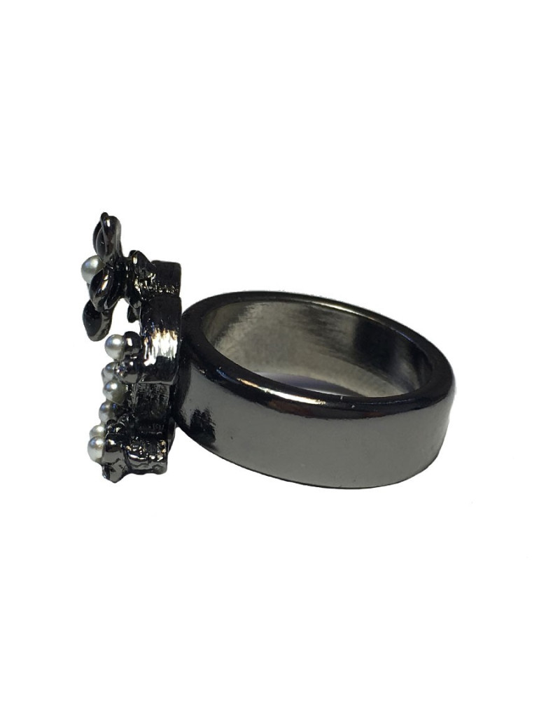 CHANEL CC ring 54FR in ruthenium, pearls, brilliants and black enamel