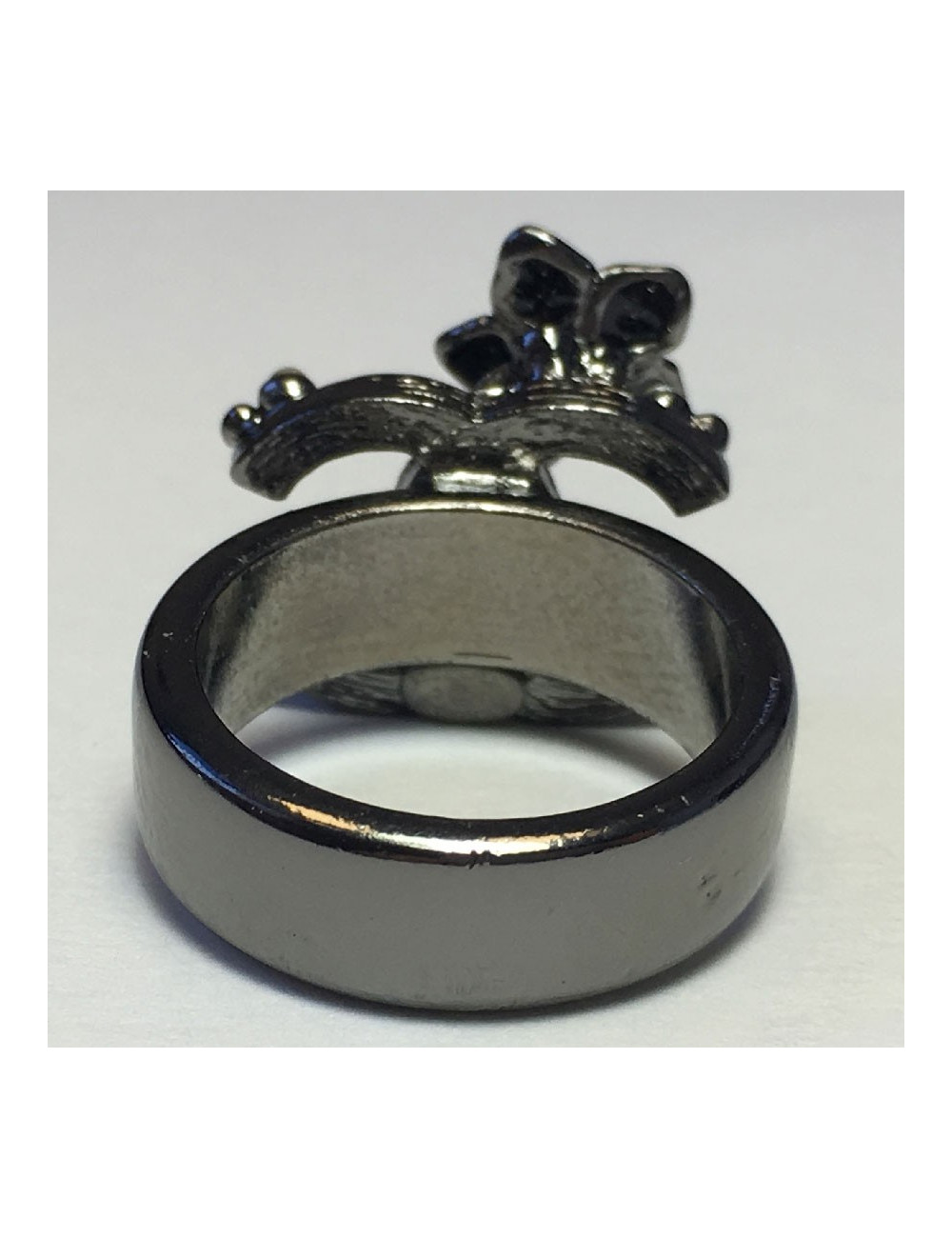 Bague CHANEL CC T54 en ruthénium, perles nacrées et brillants