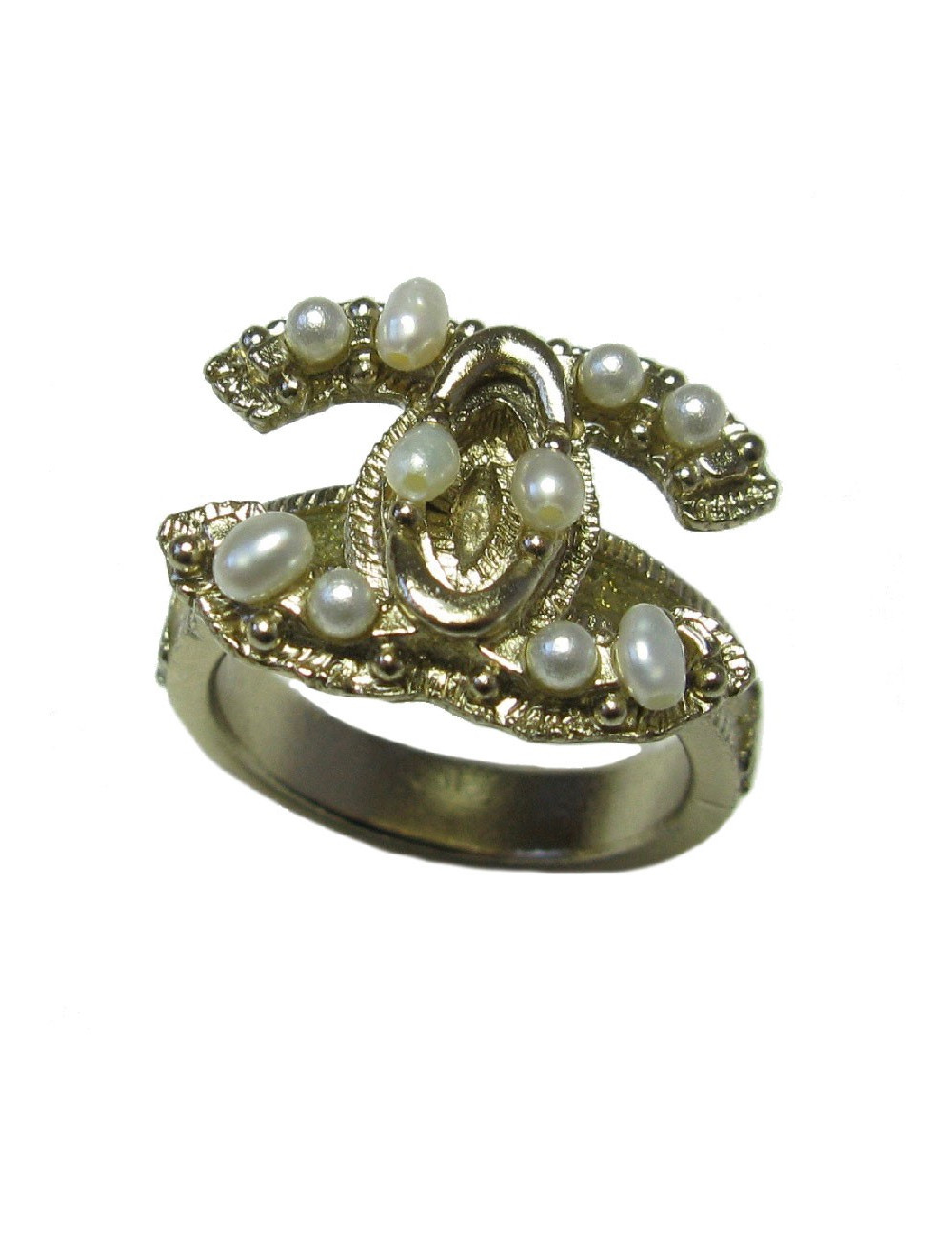 CHANEL CC ring in gilt metal set with pearl beads size 53FR