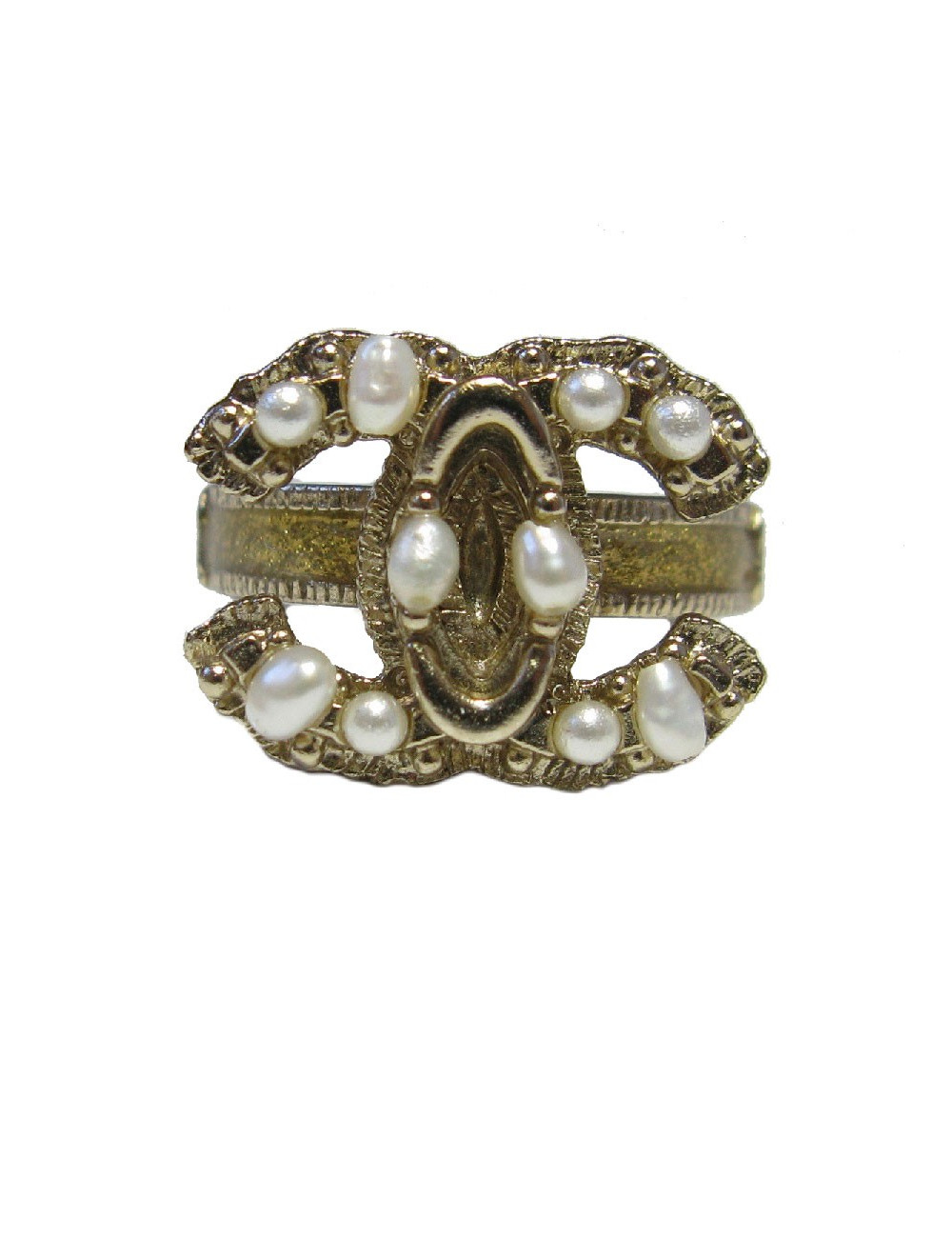 CHANEL CC ring in gilt metal set with pearl beads size 53FR