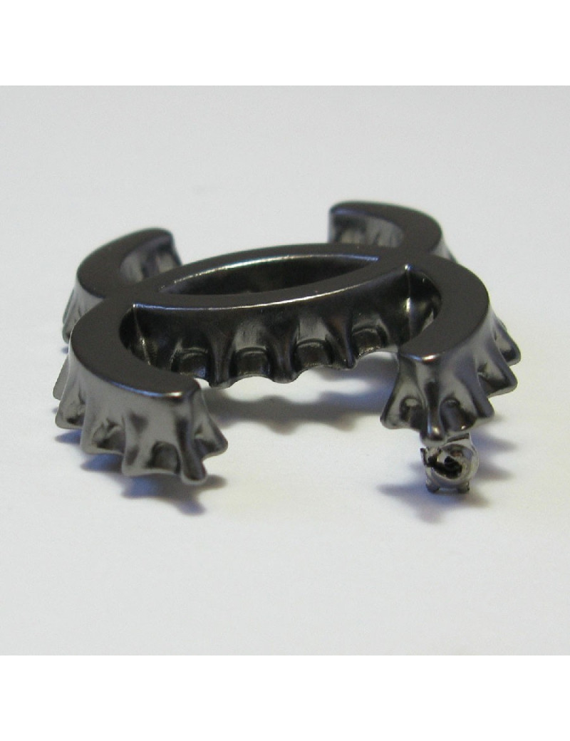 Broche CHANEL CC capsule en métal ruthénium