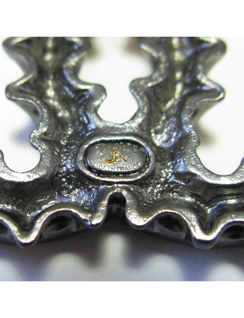 Broche CHANEL CC capsule en métal ruthénium