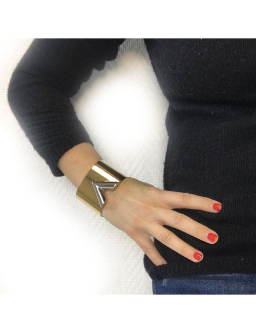 LOUIS VUITTON 'Essential V' Cuff Bracelet in golden brass