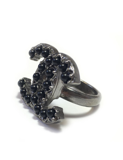 Bague Chanel CC perles noires