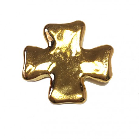 Broche CHRISTIAN LACROIX croix en résine dorée