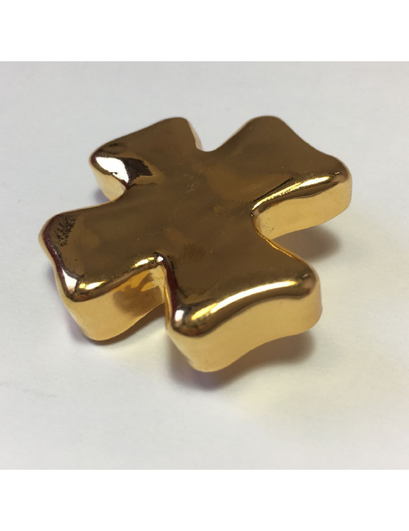 Broche CHRISTIAN LACROIX croix en résine dorée