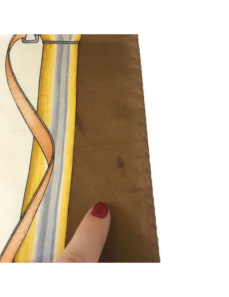 Carré CELINE en soie marron et blanche