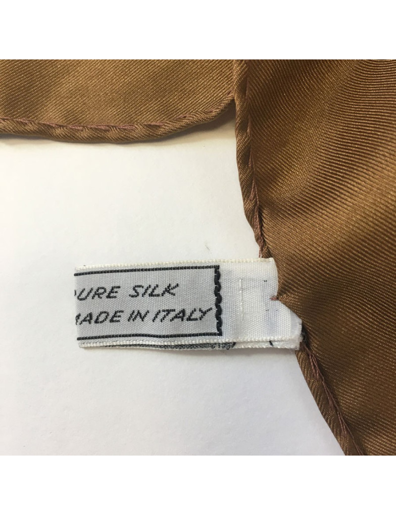 Carré CELINE soie marron et blanche