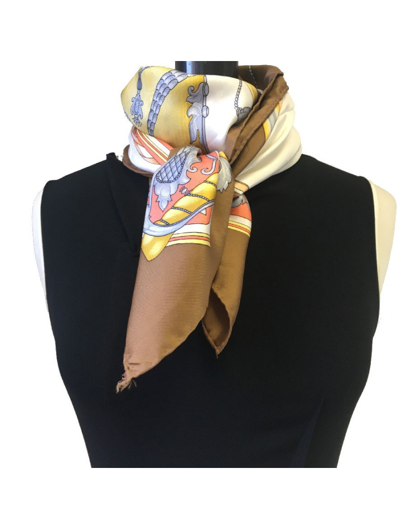 Carré CELINE soie marron et blanche