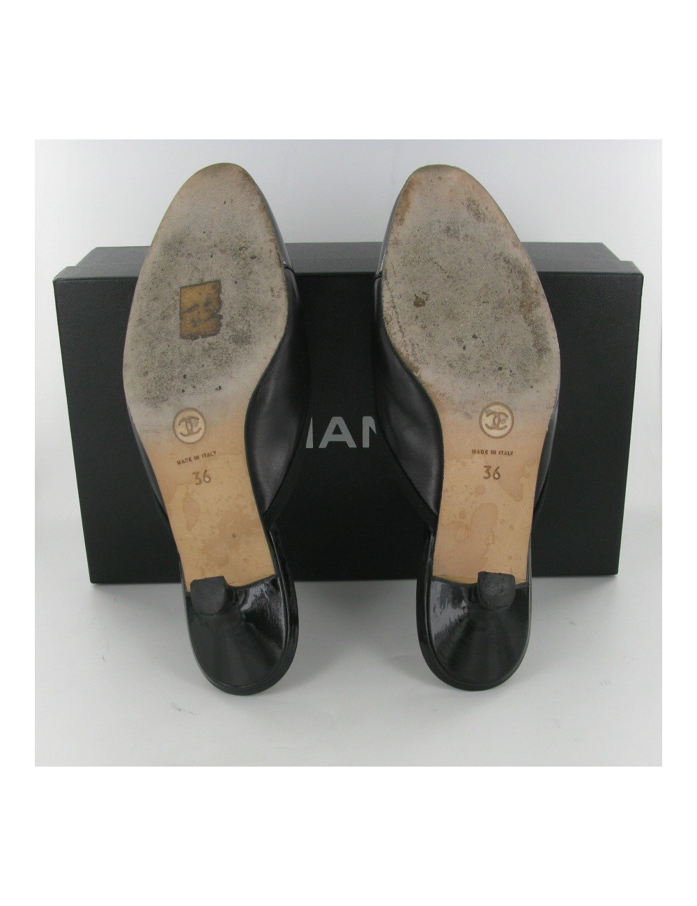 Mules CHANEL T36 cuir et vernis noir