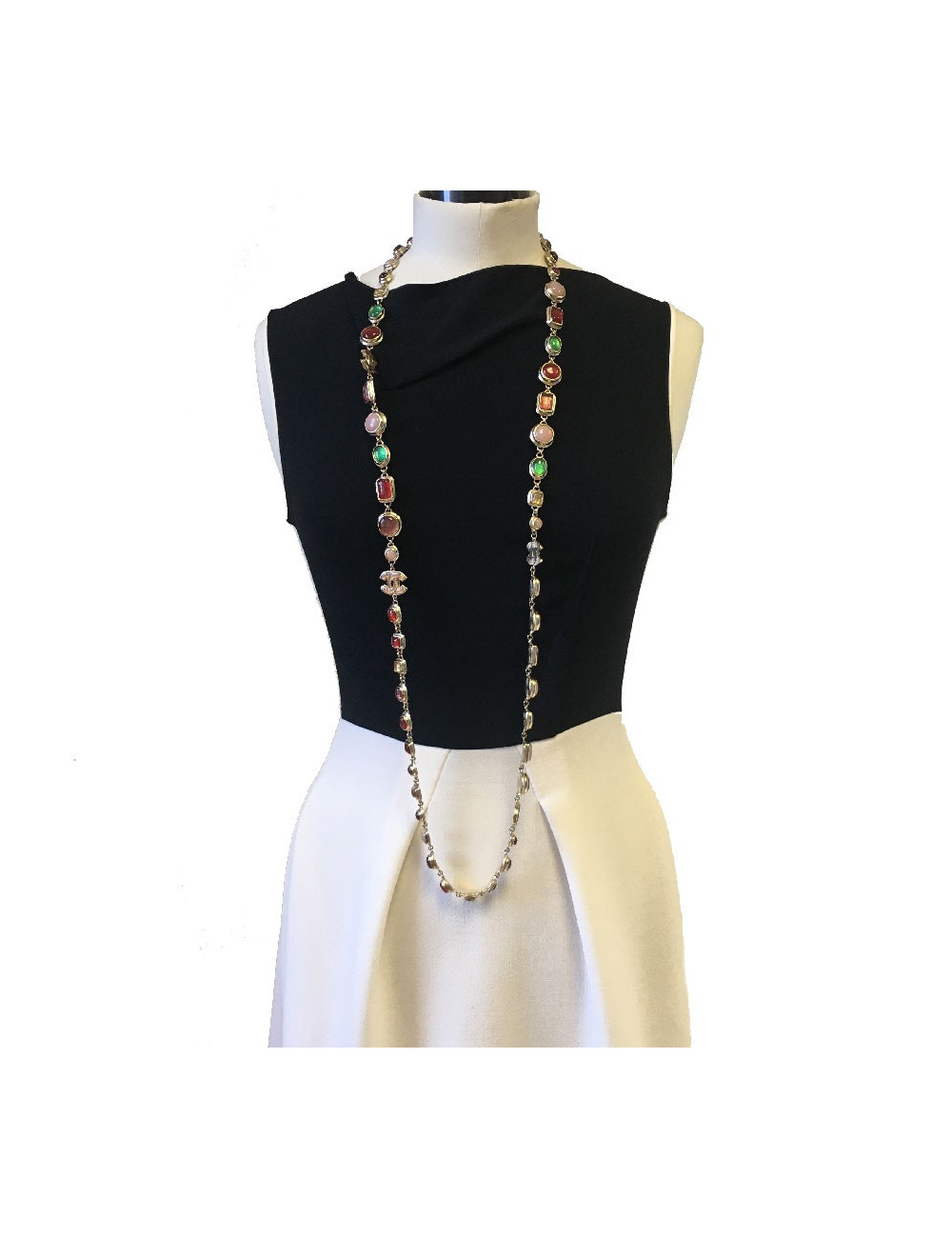 Sautoir CHANEL en métal doré et cabochons en résine multicolore