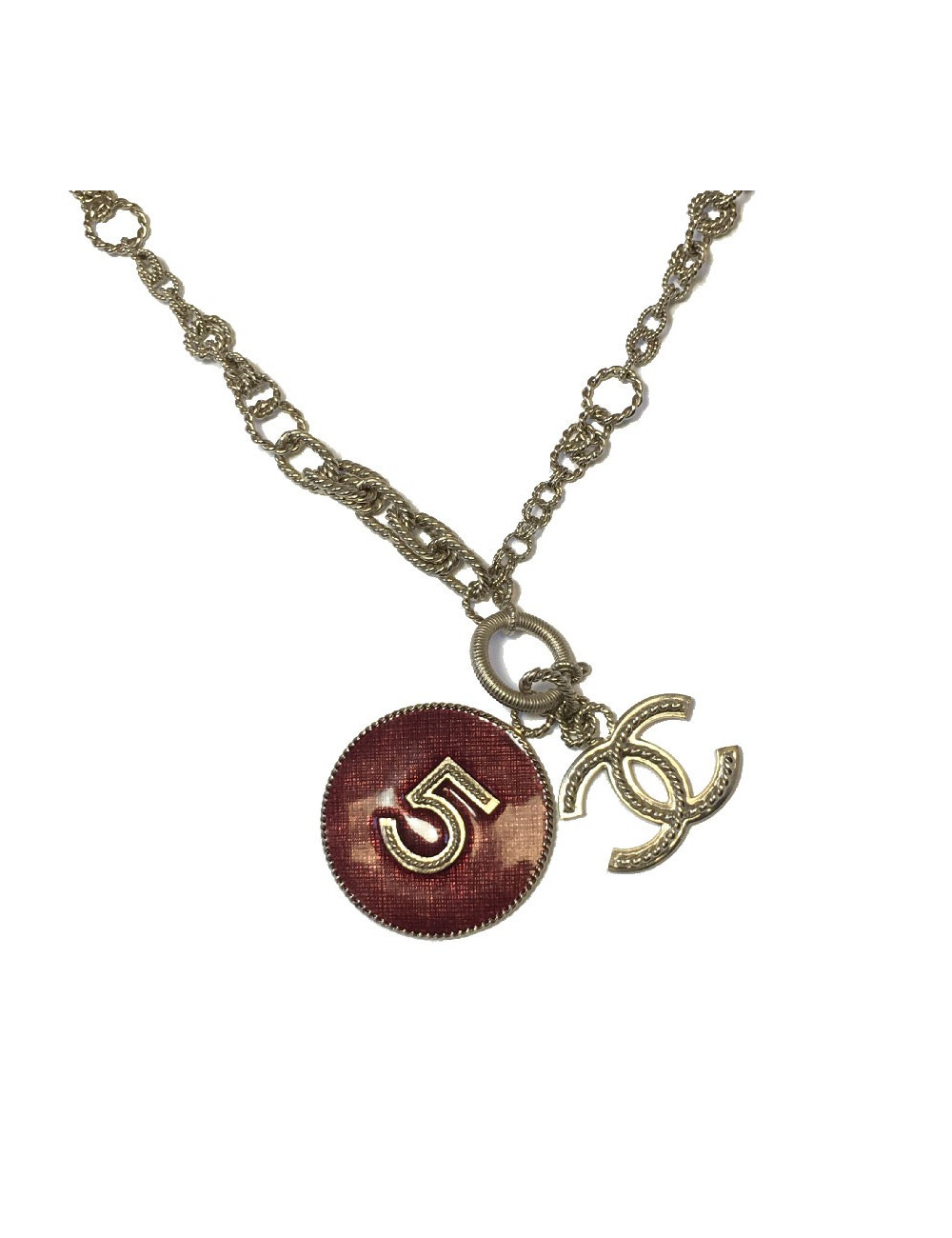 Collier CHANEL pendentif rond N°5 en résine bordeaux, CC et chaine en métal doré or pâle