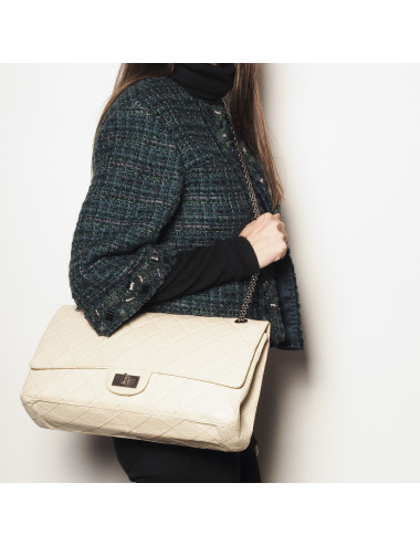 CHANEL maxi jumbo double flap bag in aged ivory leather 2